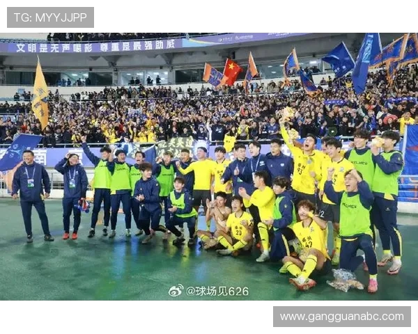 南京足球队在邀请赛中以84分高居积分榜首位展现强劲实力 南京足球队在邀请赛中以84分高居积分榜首位展现强劲实力