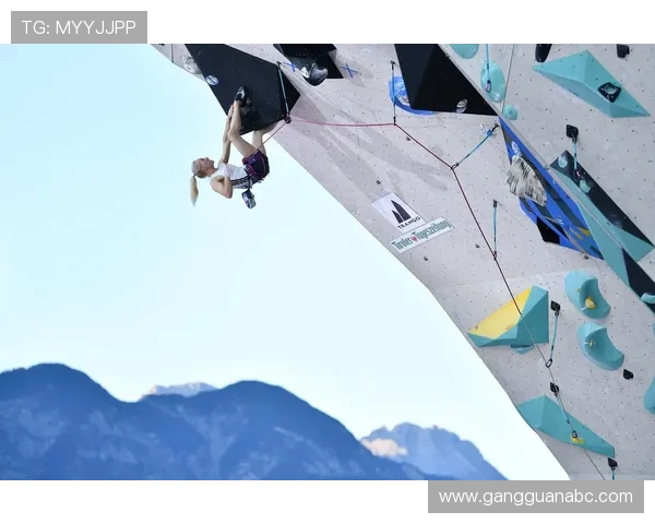 成都攀岩队在极限运动世界杯中的个人能力表现全面分析与点评