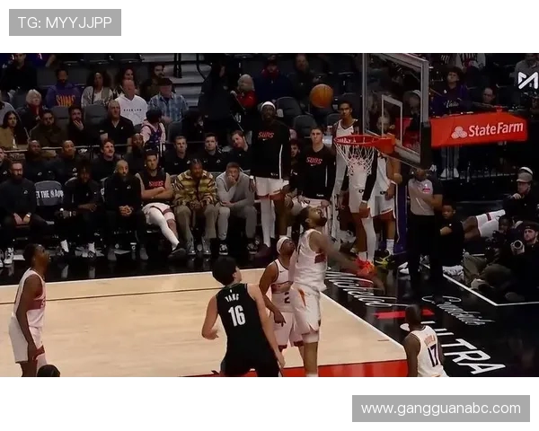 2021年黄蜂与开拓者对决回顾精彩瞬间与球员表现分析 2021年黄蜂与开拓者对决回顾精彩瞬间与球员表现分析