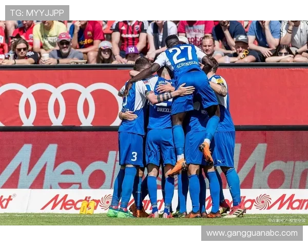 悉尼足球队与中岸水手的精彩对决结果揭晓，赛季走势引人关注