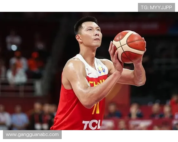 易建联的篮球传奇之路:从青涩少年到国家队核心的成长故事