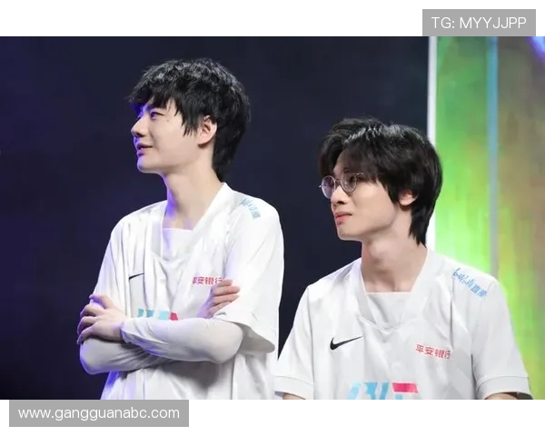 V5战队的蜕变之路：从挑战者到世界大师赛的荣耀之巅